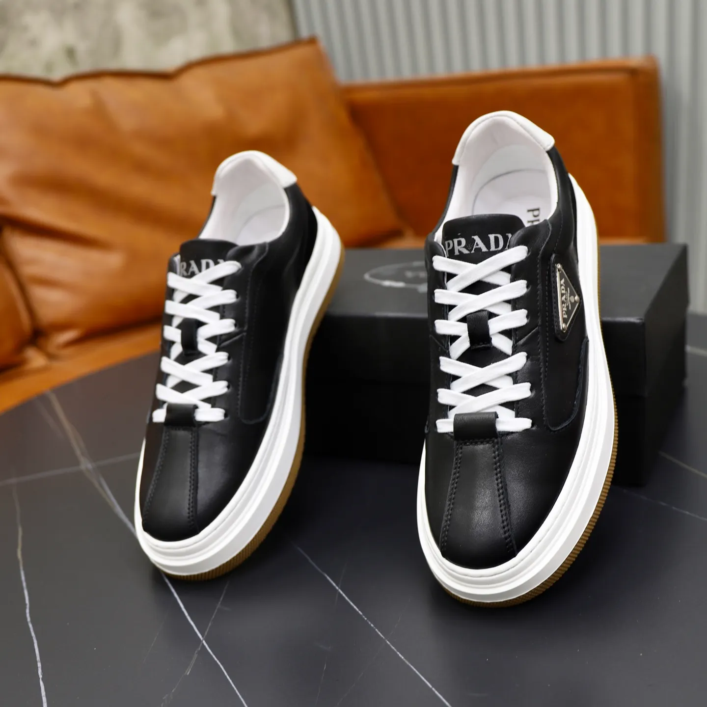 Men's shoes: 440💰🙅‍♂️🙅‍♂️🙅‍♂️ Brand: PRADA Standard code: 38–44 (45 can be customized) Level: Same as the official website Material: Original cowhide fabric Comfortable pigskin lining Lightweight and wear-resistant outsole Style category: Men's fashionable casual shoes and boots Running sneakers Distinguished luxury brand elements Top luxury Color: actual picture color